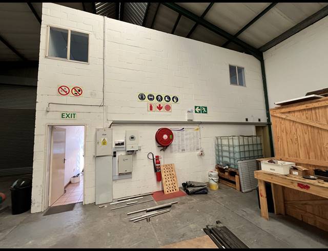 395M² WAREHOUSE TO LET IN KILLARNEY GARDENS